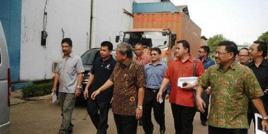 Mendikbud tinjau buku kurikulum terbaru di gudang Pos Logistik