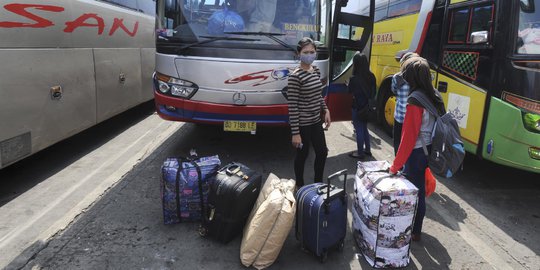 Pemudik terus banjiri Terminal Giwangan Yogyakarta