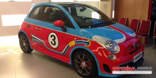 Dilelang, mobil Abarth karya seniman muda Indonesia 