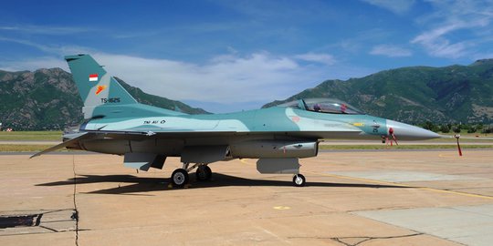 Tiga pesawat F-16 pesanan TNI AU dari AS tiba di Madiun