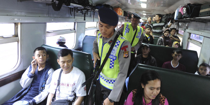 H-2 Lebaran, tak ada lonjakan penumpang di Stasiun Pasar 