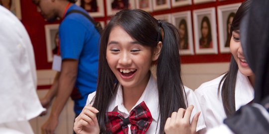 Melihat acara buka bersama JKT48 dengan anak panti asuhan