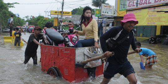 Jelang sahur, Jakarta kembali diterjang banjir