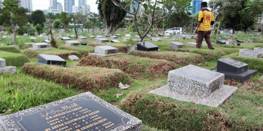 Tukang mengaji di Karet Bivak