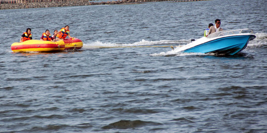 Tabrakan banana boat, 2 wisatawan Pantai Tanjung Karang tewas