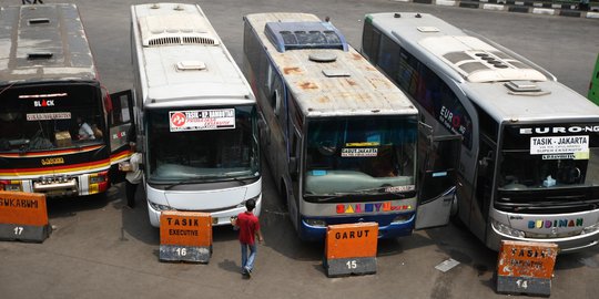 Pemudik mulai kembali ke Jakarta lewat Kampung Rambutan