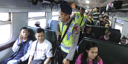 Nama tak sama di karcis, penumpang KA ditolak masuk stasiun