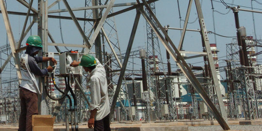 Industri tutup saat lebaran, beban listrik turun 9.000 MW