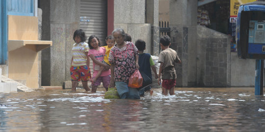 Banjir kiriman Bogor rendam kawasan Bukit Duri