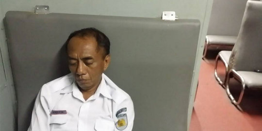 Tak cuma Jonan, pejabat PT KAI lain juga tidur di kereta ekonomi