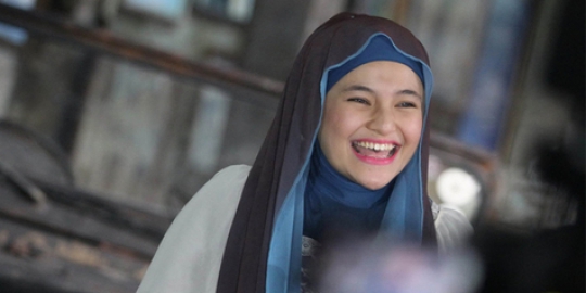 Keluar masuk rumah, ibunda Marshanda masih bungkam