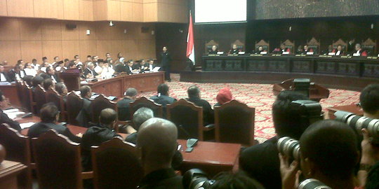Tepuk tangan dalam sidang, pendukung Prabowo ditegur ketua MK