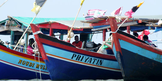 Enam kapal ikan terbakar di Laut Benoa