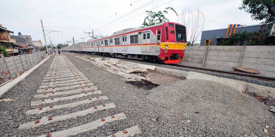 Proyek jalur double track jalur Selatan harus selesai 2016