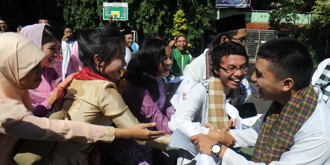 Ahok: Siswa DKI tak wajib gunakan kebaya Encim setiap 