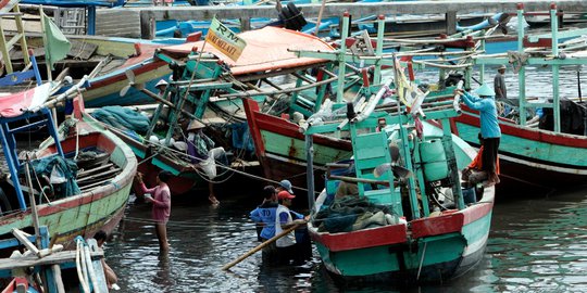 Tak melaut karena cuaca buruk, 1.600 nelayan diberi sembako