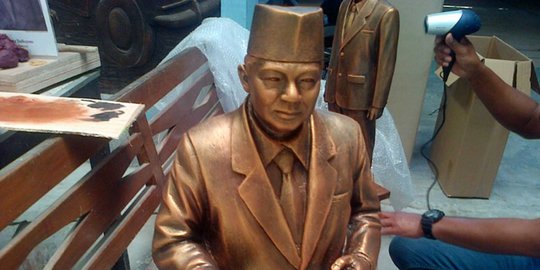 Patung Soeharto paling lama proses pengerjaannya