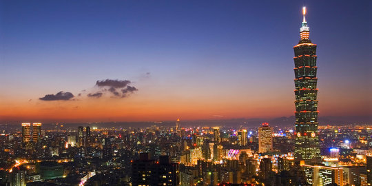 Taipei 101 dilindungi bola baja seberat 728 ton