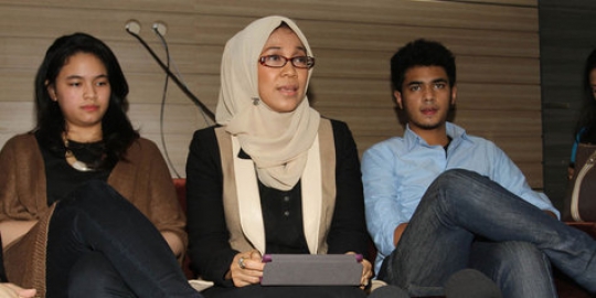 Ibunda serang manager baru Marshanda  merdeka.com