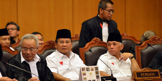 Ini ulah lucu para pendukung Prabowo di sidang