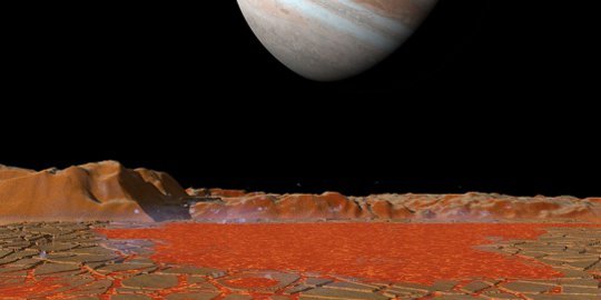 Satelit paling aktif di tata surya erupsi lagi