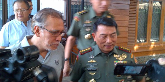 Kisah 'romantis' Iwan Fals dengan TNI