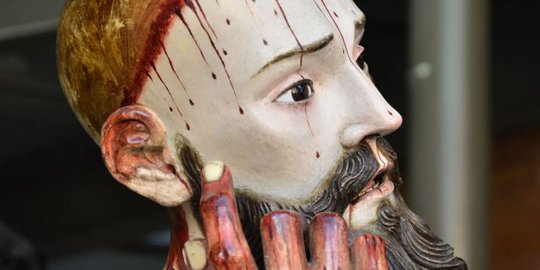 Patung Yesus di Meksiko punya gigi asli manusia