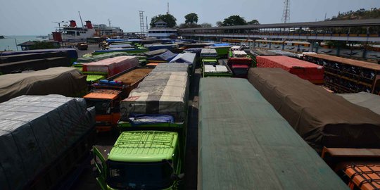 Pelabuhan Merak butuh 10 dermaga dan terminal kelas premium