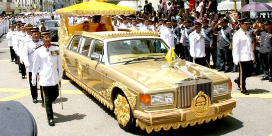 Rolls Royce Limo >> 10 Mobil Limusin Mewah Ini Miliki Harga Selangit Merdeka Com Rolls Royce Limo >> 10 Mobil Limusin Mewah Ini Miliki Harga Selangit Merdeka Com