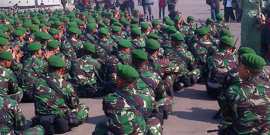 Aksi arogan personel TNI di jalan raya