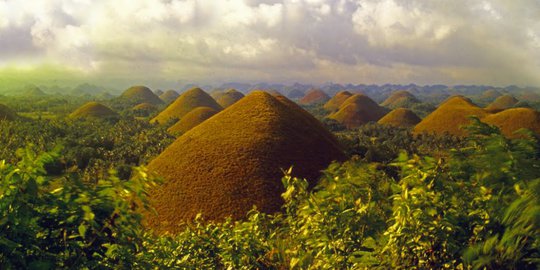 seribu bukit yang mirip permen cokelat