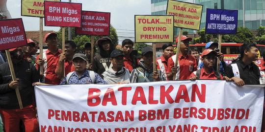 Tolak pembatasan BBM subsidi, karyawan SPBU geruduk BPH Migas