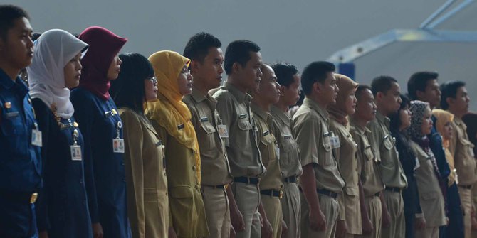 Ahok: Kalau saudara berpikir jadi PNS kaya raya, salah 