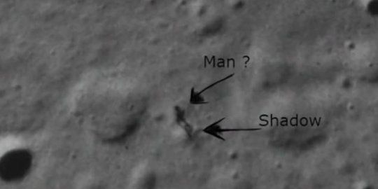 Bayangan alien telah tertangkap di bulan?