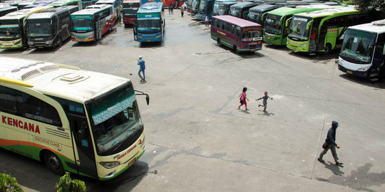 Jalur utara-selatan Jateng macet, banyak bus tak beroperasi