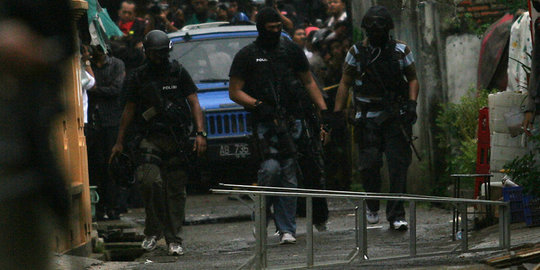 Terduga teroris yang ditangkap di Surabaya anak pensiunan polisi