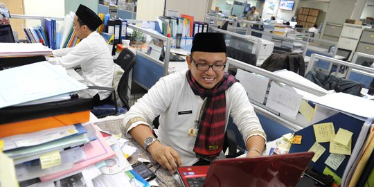 CT: Pegawai negeri enggak naik gaji, makin susah hidupnya