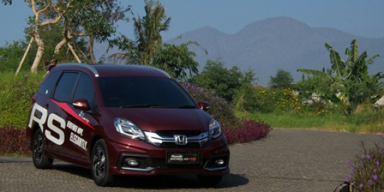 Honda Mobilio RS siap ganggu Toyota Innova