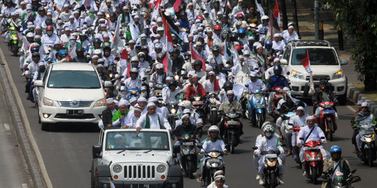 Konvoi keliling ibu kota, banyak anggota FPI tak pakai helm