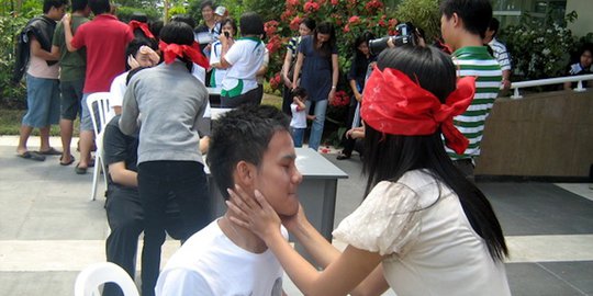 wajah dengan mata tertutup rev5