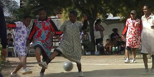 bola bapak bapak pakai daster rev5