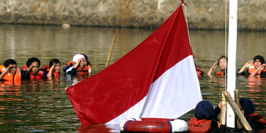 peristiwa bendera setengah tiang faktor alam rev2
