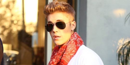 Selena Gomez lagi-lagi kembali ke pelukan Justin Bieber