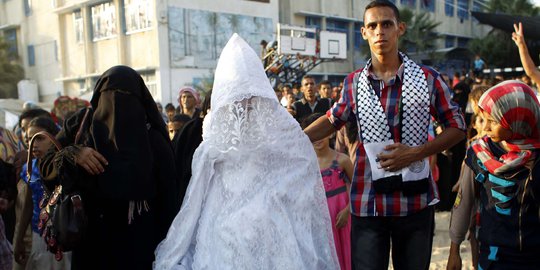 Warga Gaza nikah massal di pengungsian