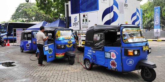 Jokowi mau pejabat DKI juga pakai kendaraan BBG