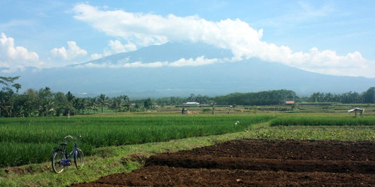 Status kegempaan Gunung Slamet sulit terdeteksi