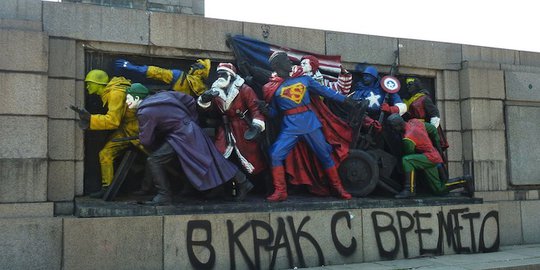 Vandalisme, monumen Soviet di Bulgaria jadi tokoh komik Amerika