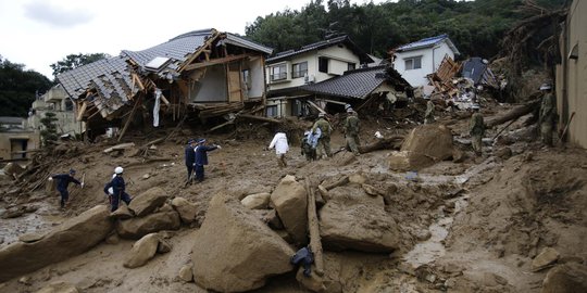 Porak-poranda Hiroshima pasca dilanda longsor dahsyat