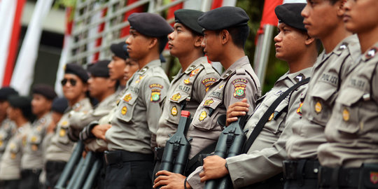 Cegah demonstran masuk, polisi jaga ketat perbatasan Jakarta