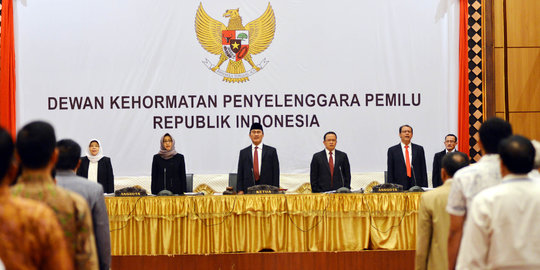 Komisioner KPU tak dipecat, kubu Prabowo tak puas putusan DKPP